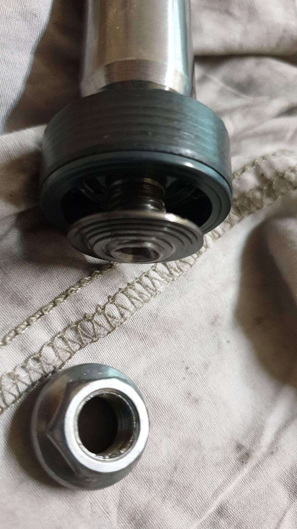 Що в KYB 334465 всередині? 4