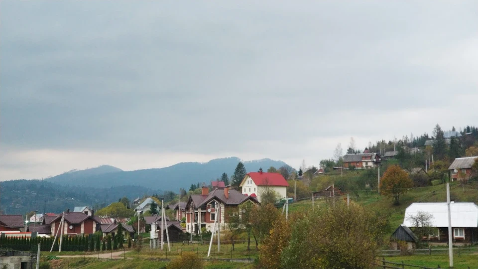 Чуток прокотився до Карпат