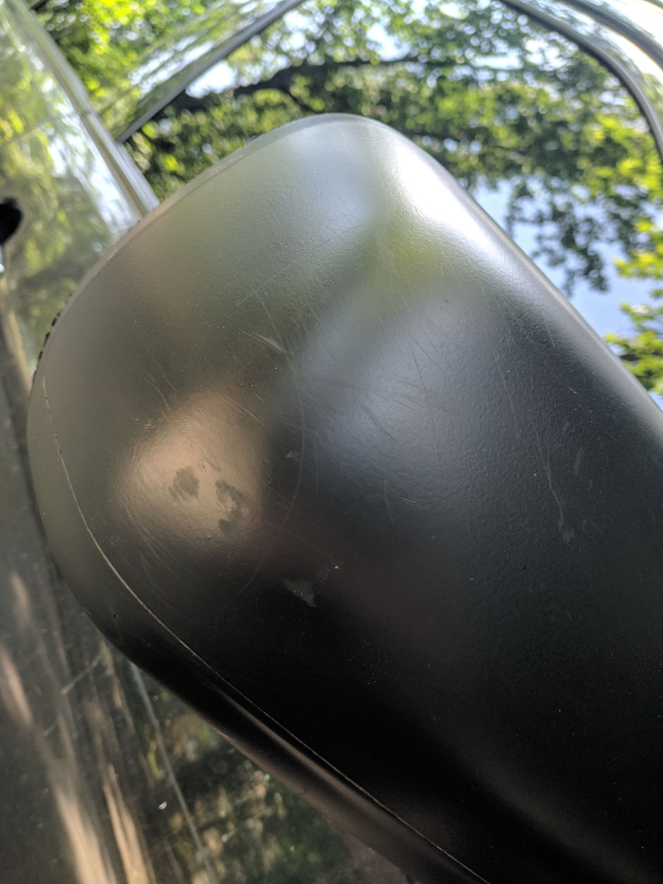 Рідка гума (Plasti Dip) через рік, плюси і мінуси. І чистка порогів. 2