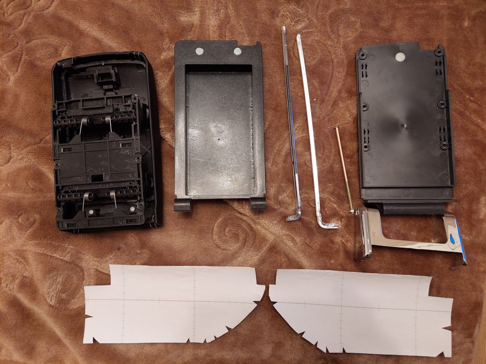 Обклеювання алькантарою підлокітника Suzuki Ignis (2G) 3