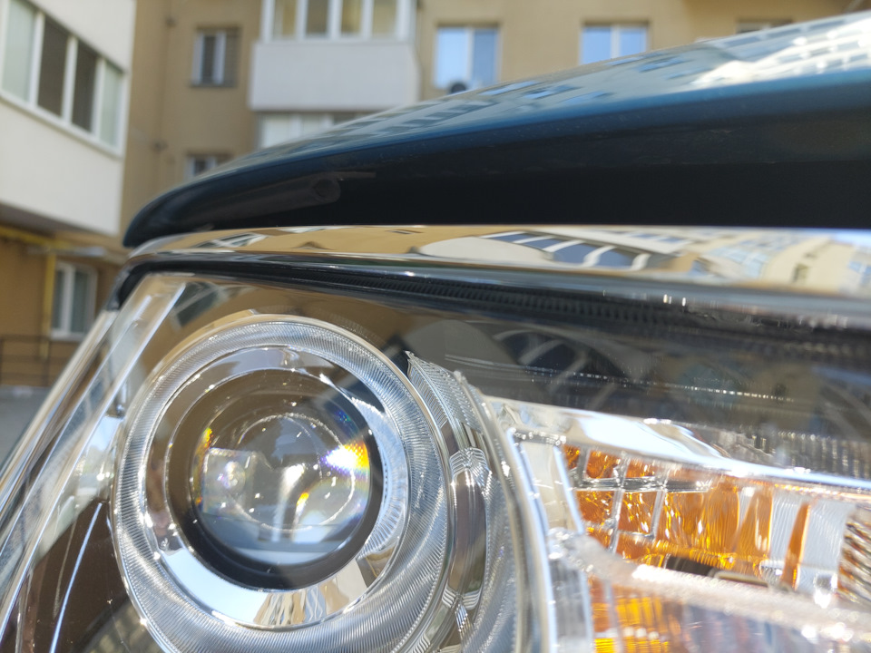 Ущільнювач капота в Suzuki Ignis (2G) 1