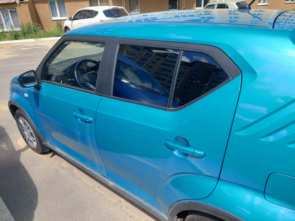 Встановлення дефлекторів вітру та дощу на Suzuki Ignis (2G) 2
