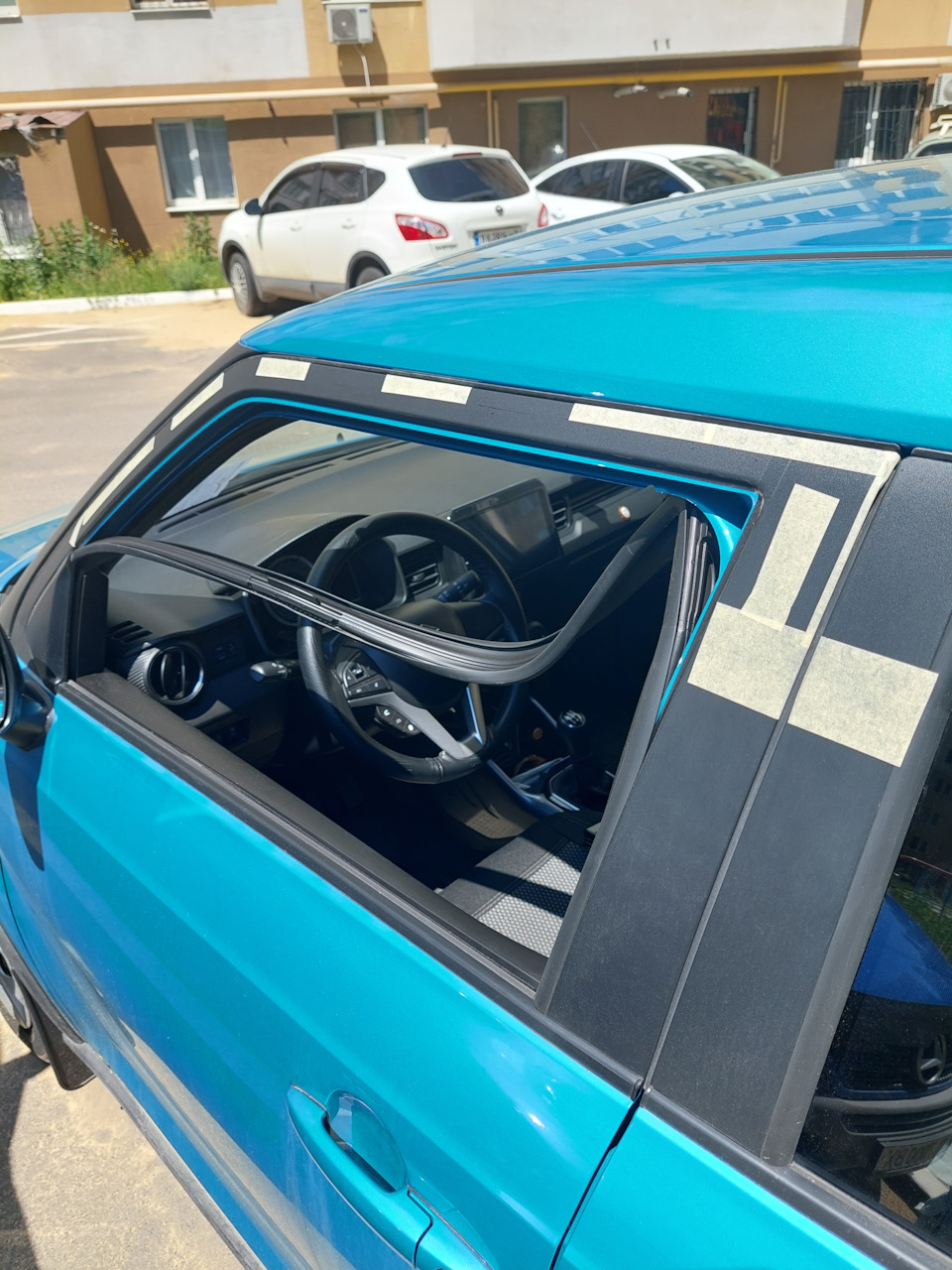 Встановлення дефлекторів вітру та дощу на Suzuki Ignis (2G) 3