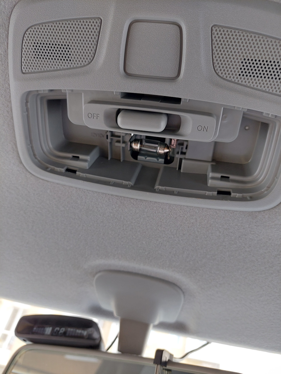 Заміна ламп розжарювання на LED (салон, багажник) у Suzuki Ignis (2G) 1