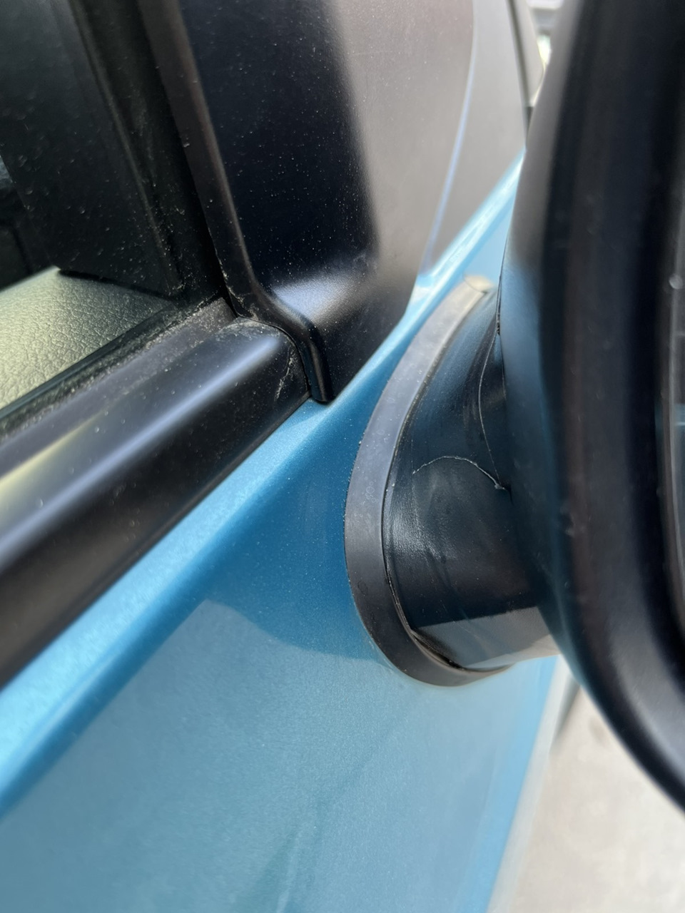 Заміна правого дзеркала заднього виду Suzuki Ignis (2G) 4