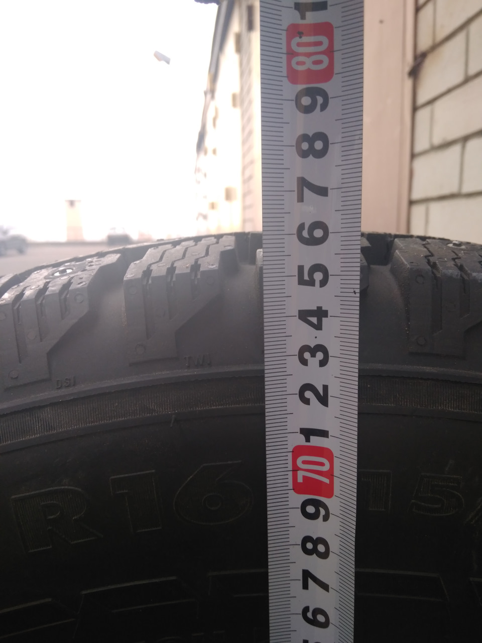 Зимова гума Nokian Hakkapeliitta LT2 215/85 R16 5