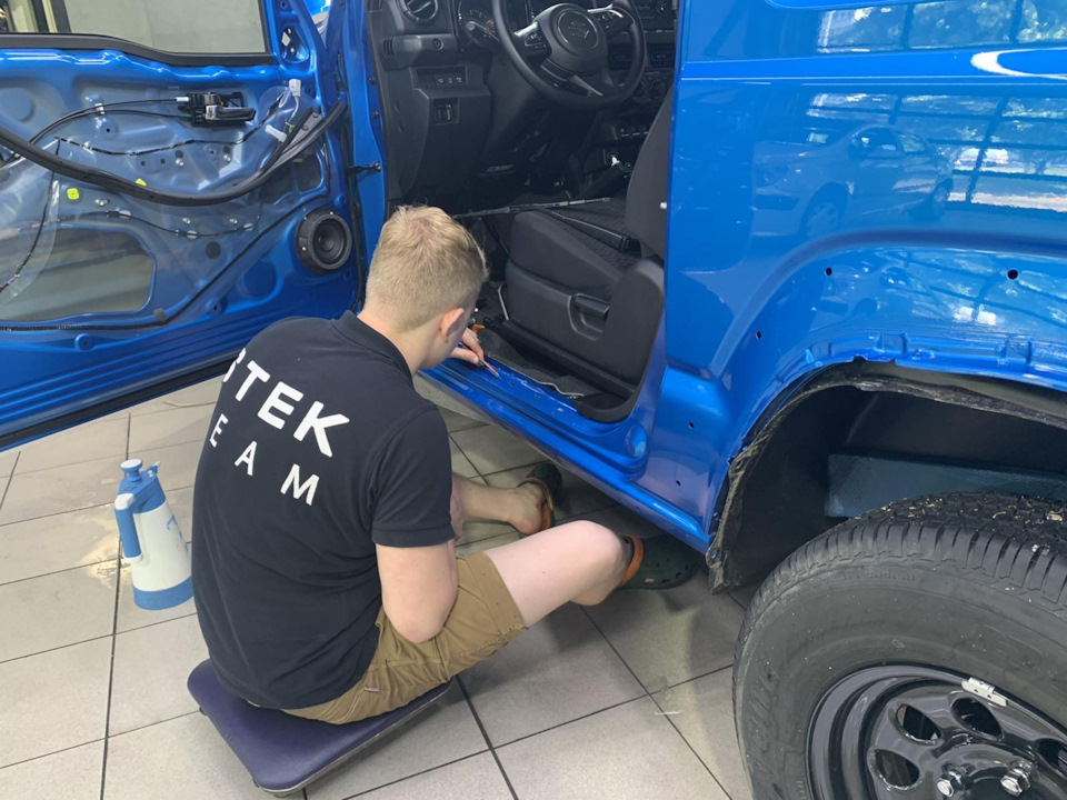 Підготовка до бездоріжжя частина 0. Поклеїв бронеплівку. 2