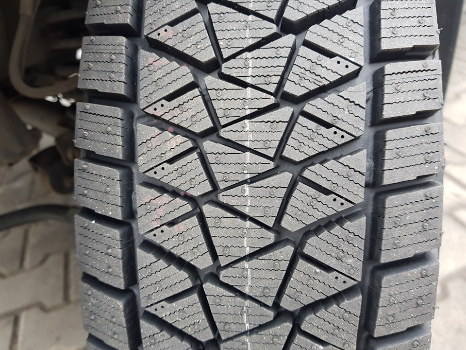 Зима Bridgestone Blizzak DM-V2 1