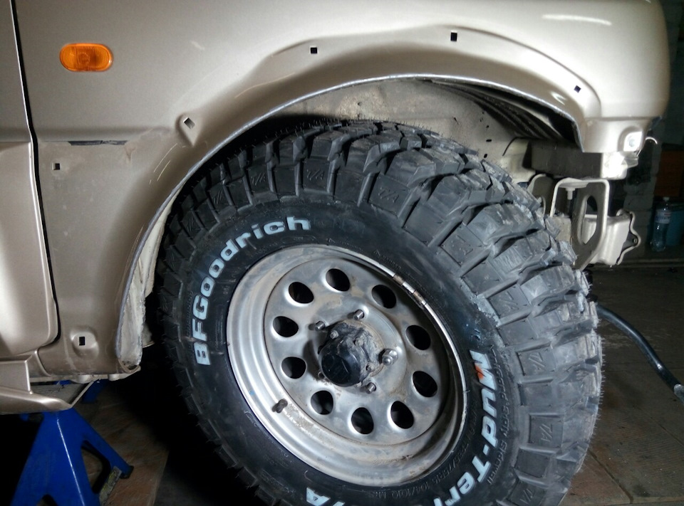 Ліфт 2 , захист роздатки, колеса 235/75 R15, бампер та лебідка 2