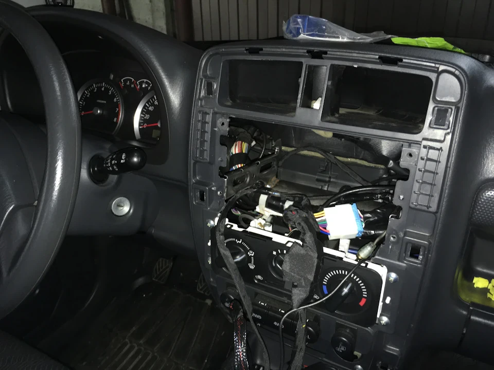 Магнітола на Android у Suzuki Jimny