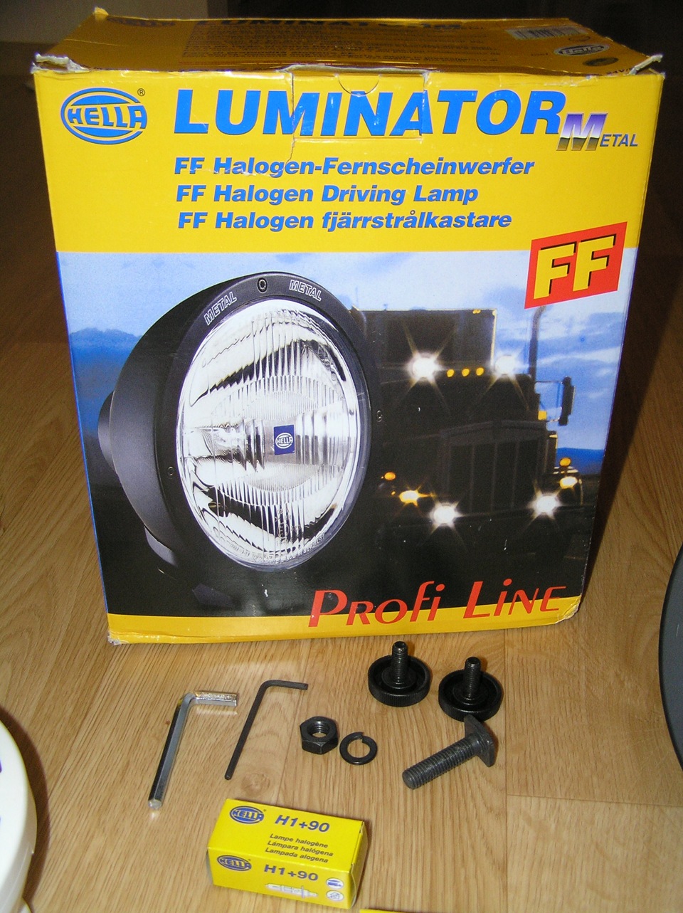 Нова оптика Hella Luminator Metal 2