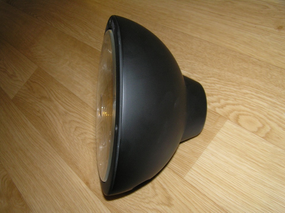 Нова оптика Hella Luminator Metal 5