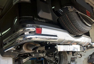 Mitsubishi Pajero Куточки заднього бампера (подвійні) 3