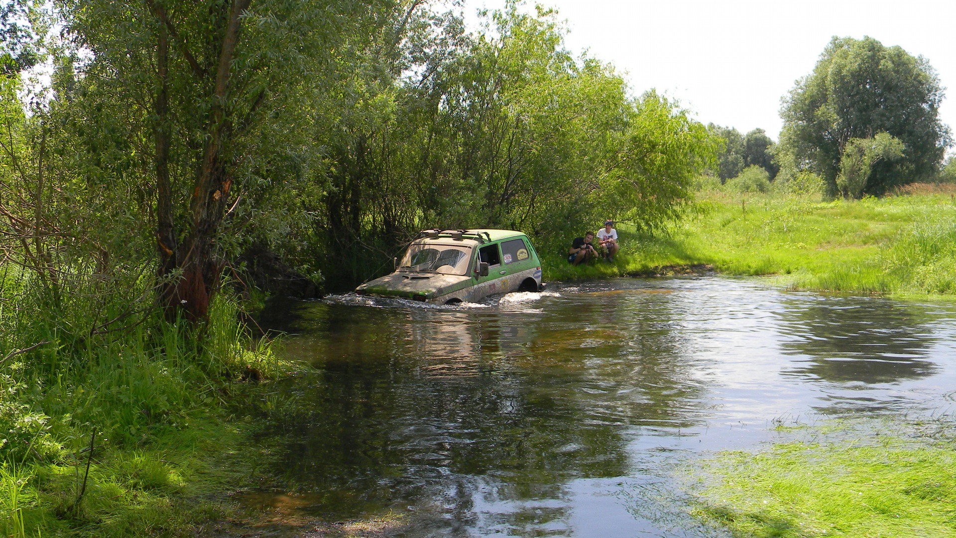 На районі 2 4