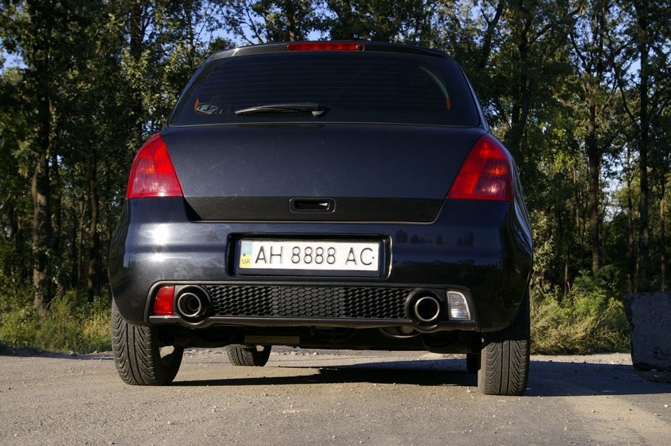 Задній бампер Suzuki Swift Sport 4