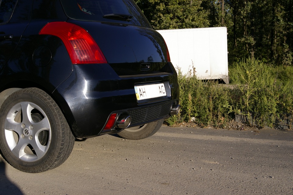 Задній бампер Suzuki Swift Sport 3