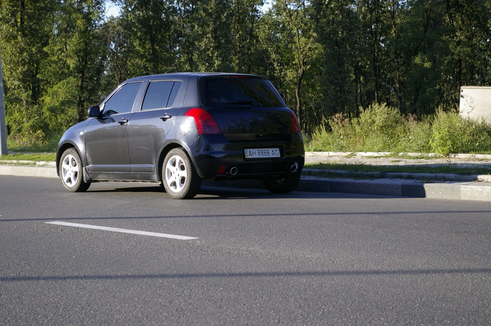 Задній бампер Suzuki Swift Sport 1