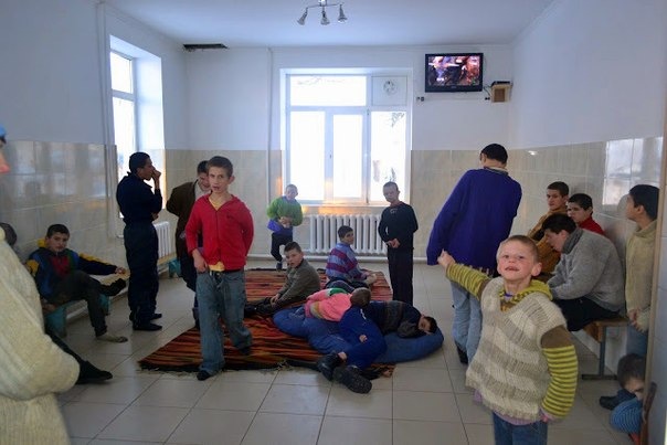 Поїздка в дит. Будинок!ПОДАРУЙ ДІТЯМ СВЯТО 1