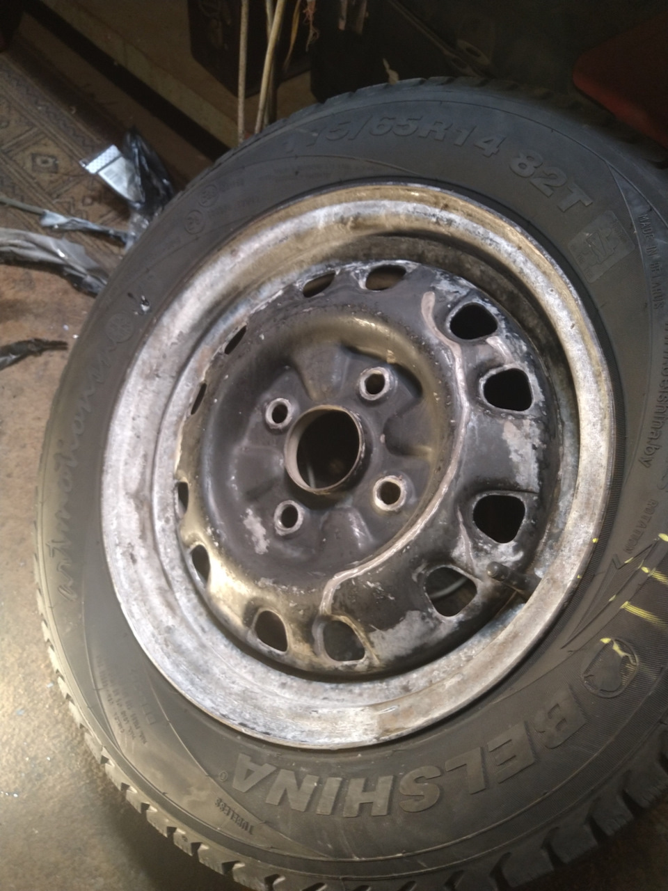 Пофарбував зимові колеса 3
