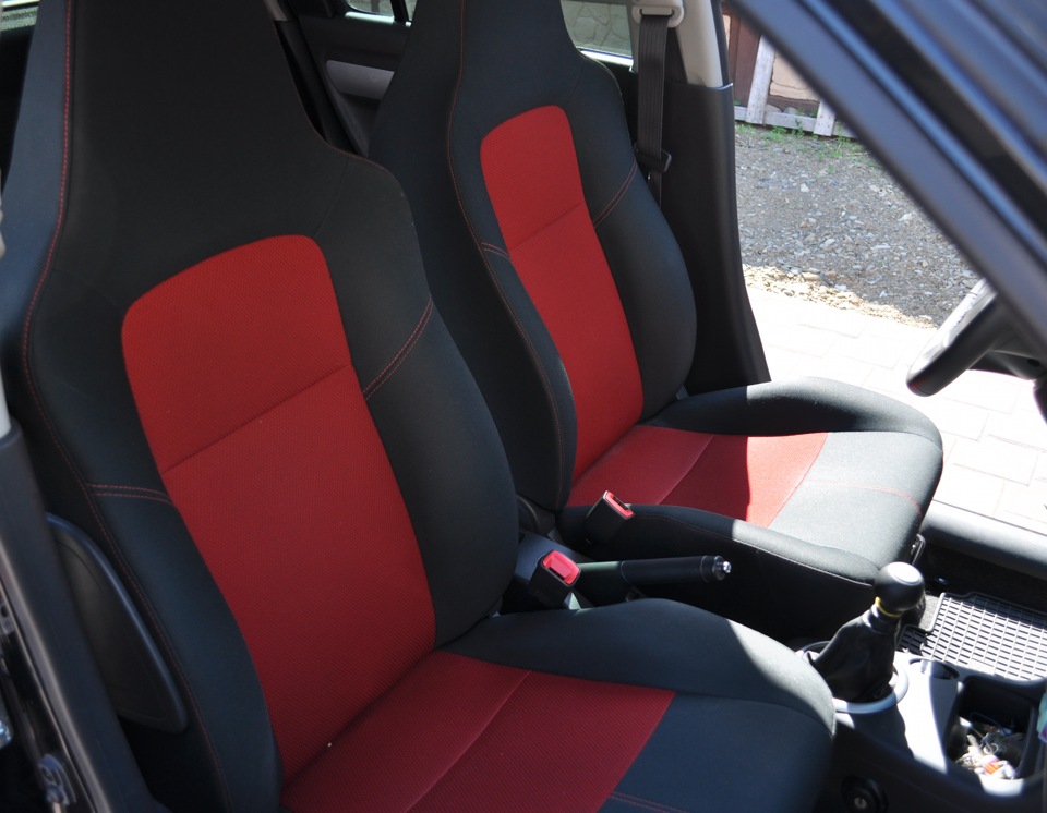 Салон від Suzuki Swift Sport 3