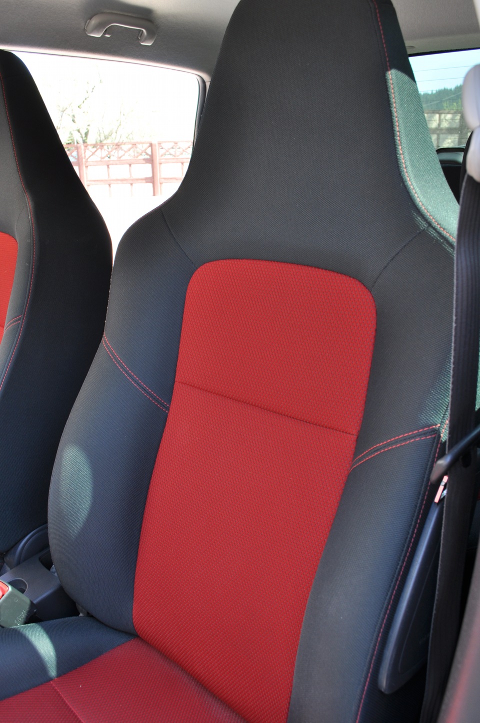 Салон від Suzuki Swift Sport 2
