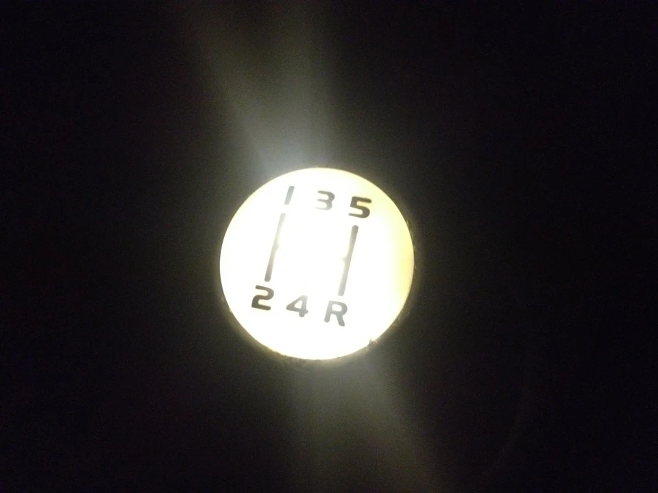 Підсвічування в ручку КПП.