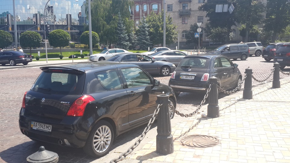 Swift Sport vs Fiat 500 4