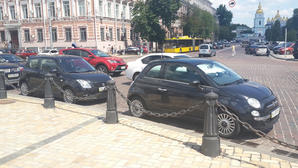 Swift Sport vs Fiat 500 2