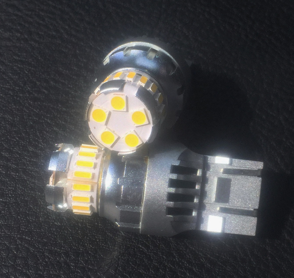 ДХО-Led (W21/5 Вт) + Led-покажчики поворотів (PY21W) 1