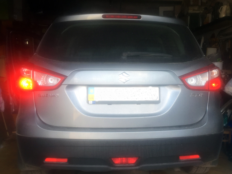 Led лампи стоп сигналу/габаритів Suzuki S-cross 4