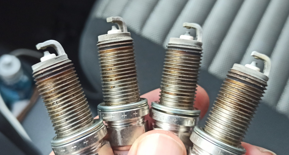 Заміна свічок Denso K16hpru11 2