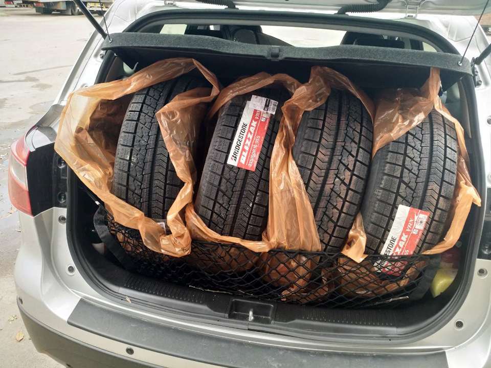 ЗИМОВІ ШИНІ BRIDGESTONE BLIZZAK VRX 215/60 R16 1