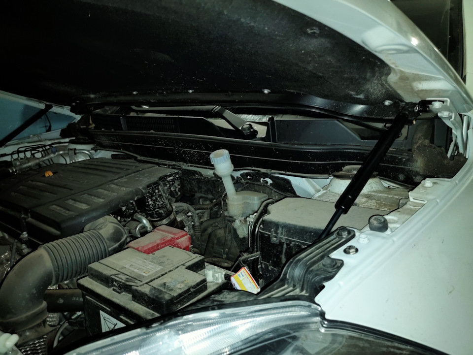 Газовий упор капота Suzuki sx4 2