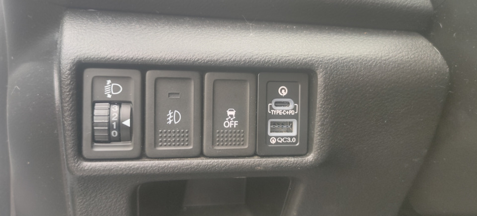 Usb розетка в штатне місце 3