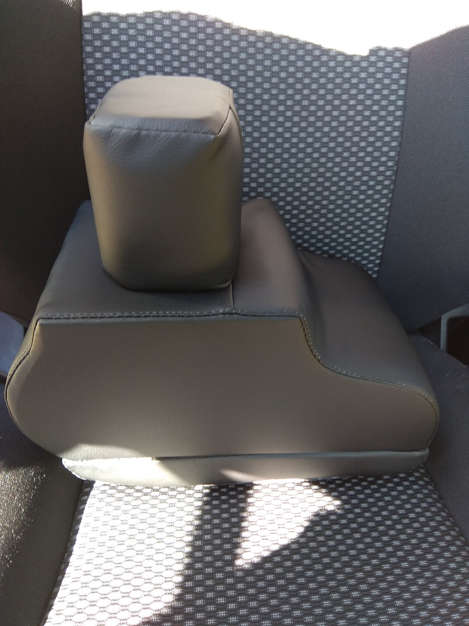 Чи потрібен підлокітник, спробуємо дешман від armrest 2