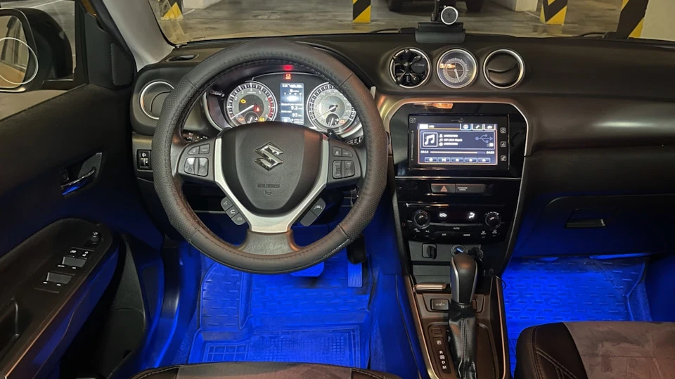Шкіряний чохол на кермо Suzuki Vitara 1.4 turbo