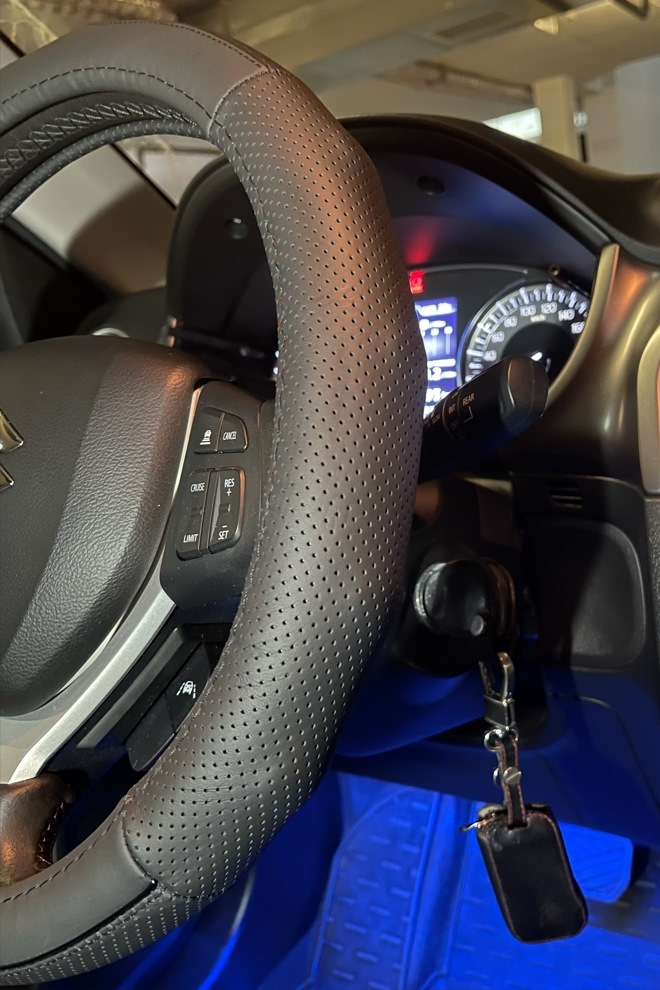 Шкіряний чохол на кермо Suzuki Vitara 1.4 turbo 2