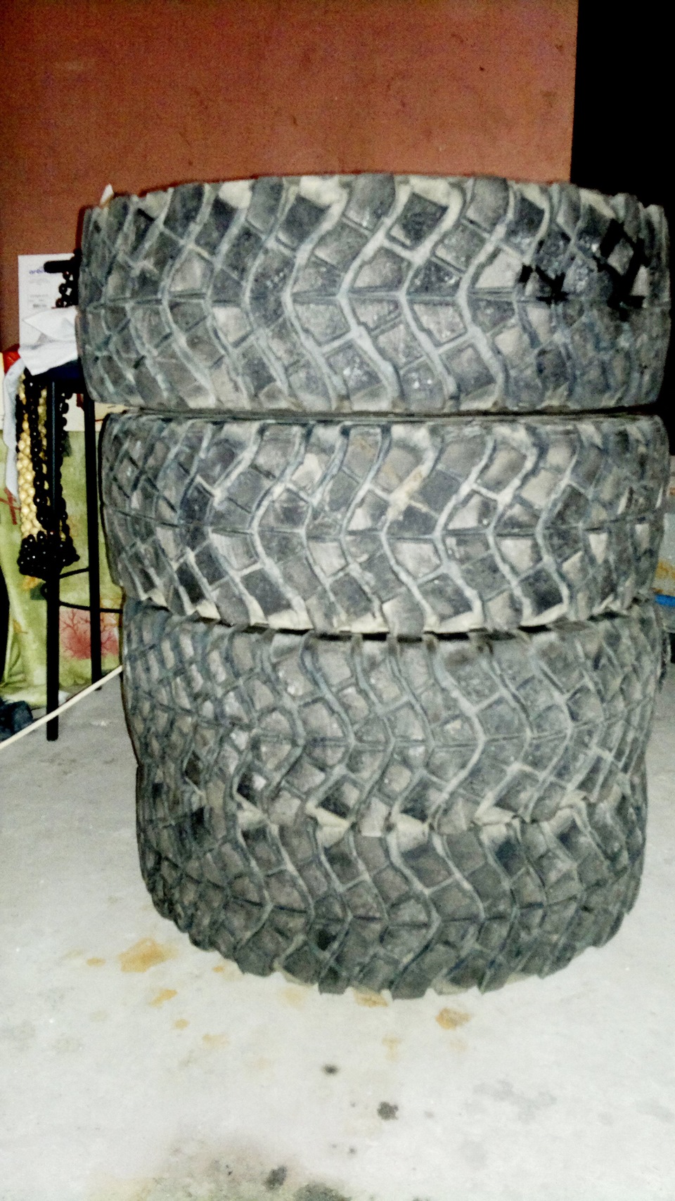 Продам 2 колеса позашляхова 4х4 гума PNEU VRANIK 235/75 R15 Супер ціна! 5