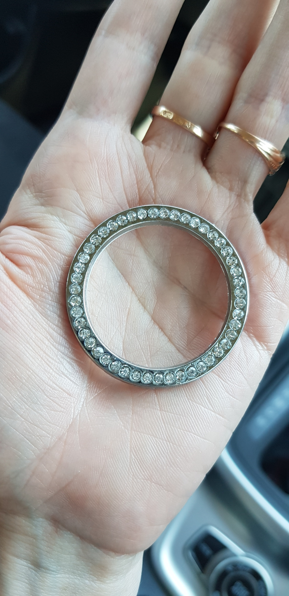 Дівчинка на 100% 💍📿👑💎 1