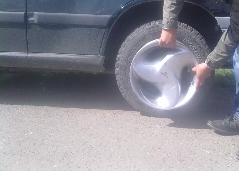 взяв гвинти(Fondmetal) ет5 4