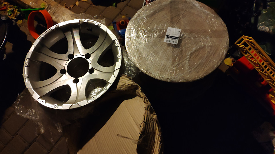 Нові диски на зелений квадрат 1