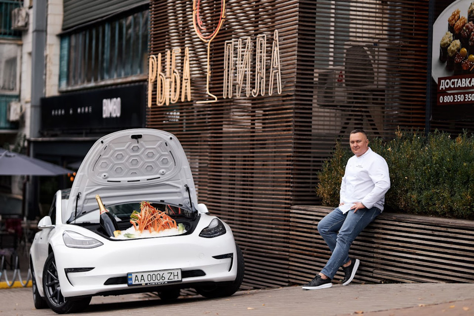 Як влаштувати фуршет у Tesla 🍾🦀 2