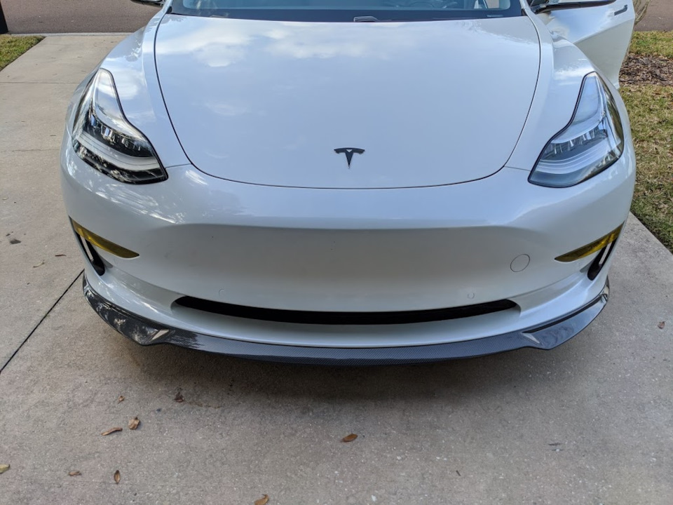 Огляд на передні губи для Model 3 5