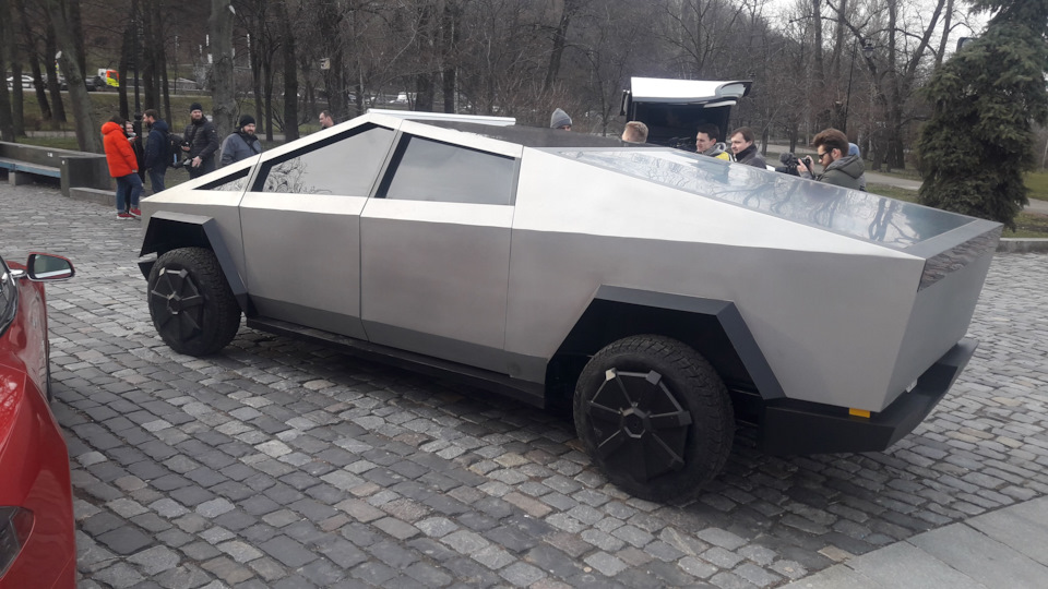 Cybertruck і теска :-) 4