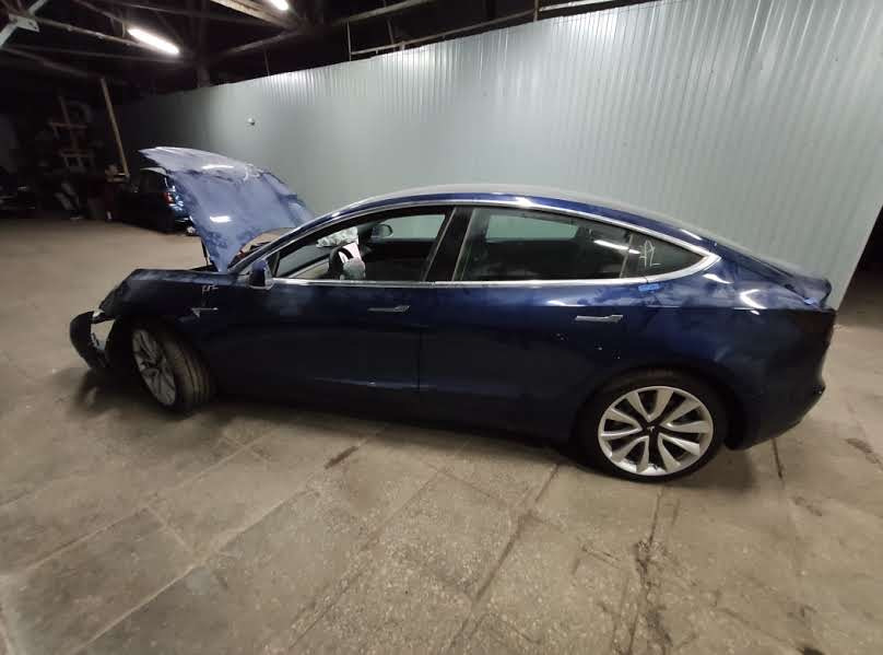 Відкриття СТО Tesla Garage 5