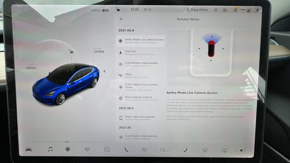 Довгоочікуваний апдейт Sentry Mode Live Camera Access 2021.40.6