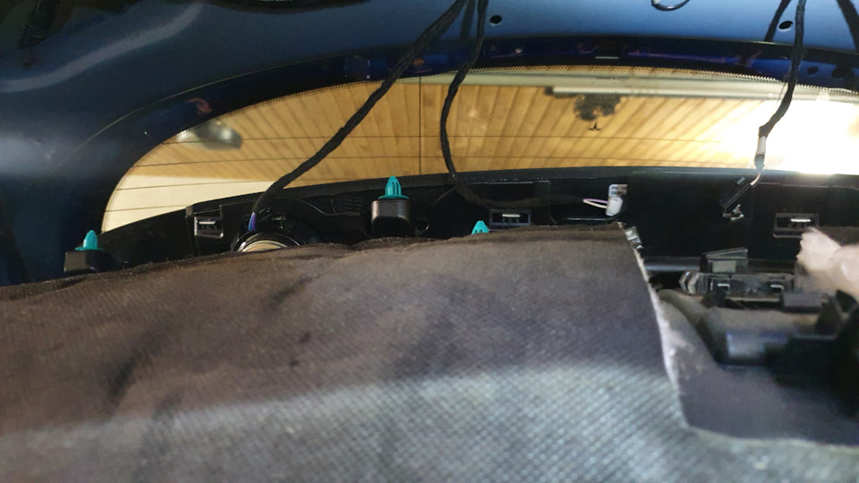 Заміна замка багажника Tesla S 5