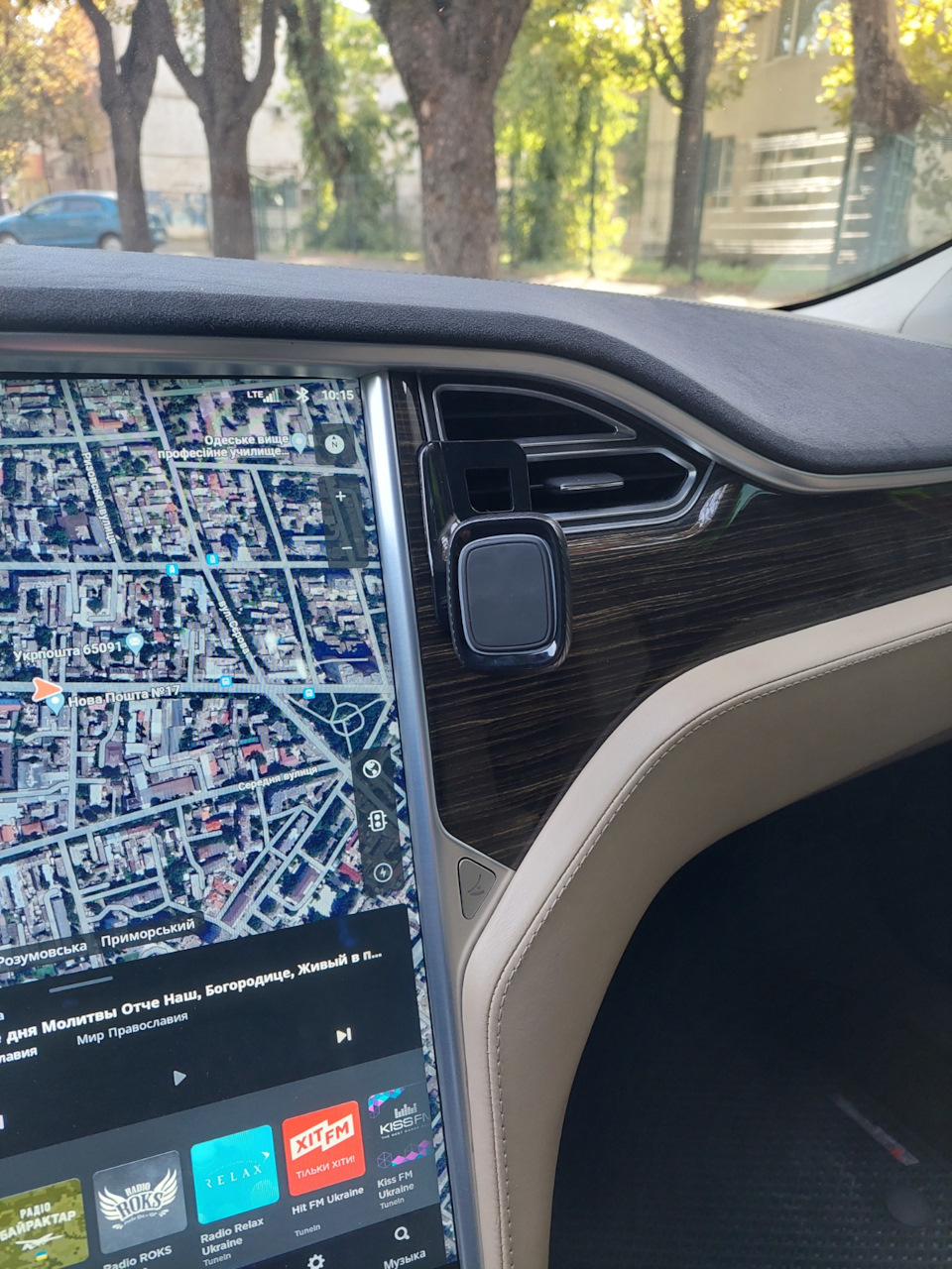 Магнітний тримач у Tesla model s 3