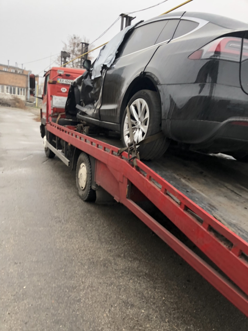 Біль. Страждання. Model x 3