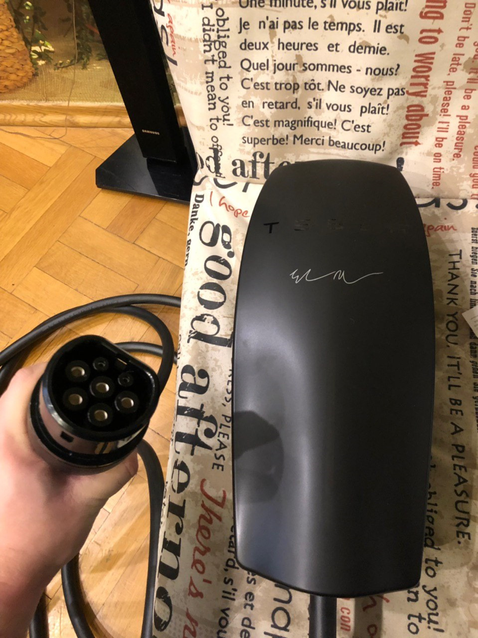 Європейська зарядка signature black:) 3